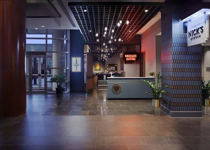 Top Hotels with Jacuzzi in Room in Omaha for Luxury