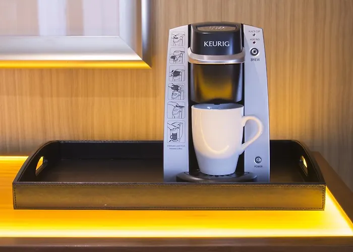 Top Romantic Hotels in Seattle for Amorous Escapes